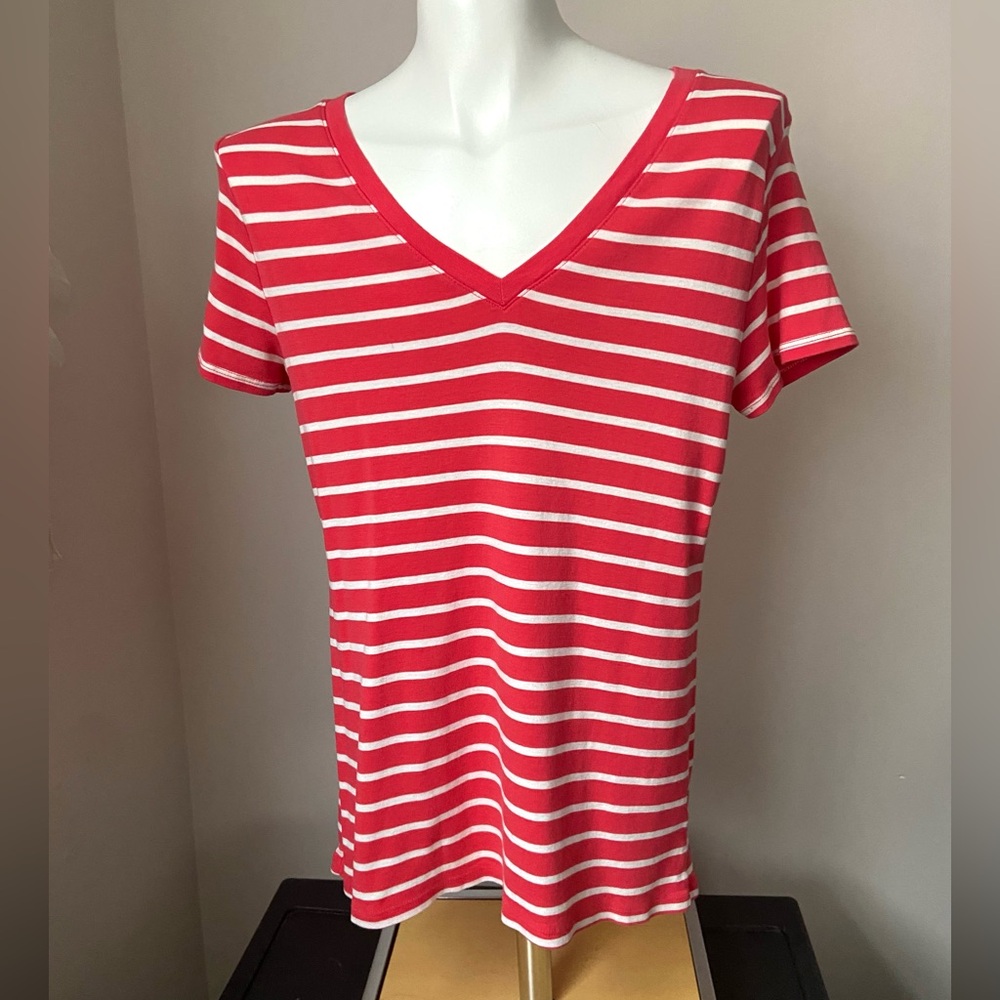 4/$15 ❤️ Merona Women’s V-neck Striped Top Size Medium